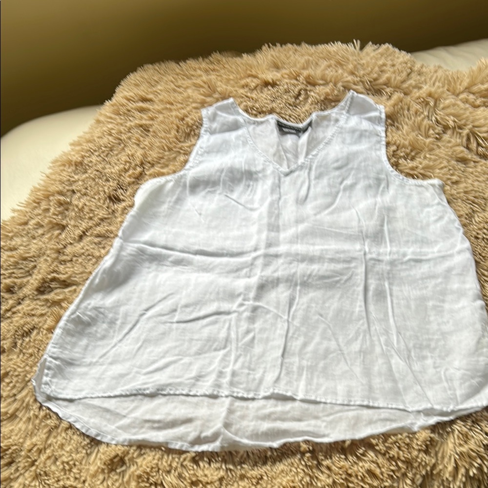 Tahari White Sleeveless Relaxed Tank Top